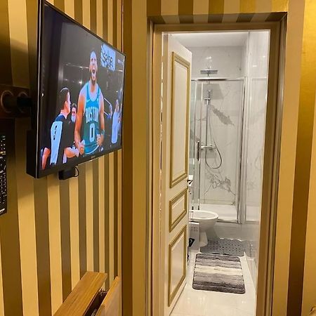 Premium Studio 2 Minutes Walk From Champs-Elysees Paris Bagian luar foto