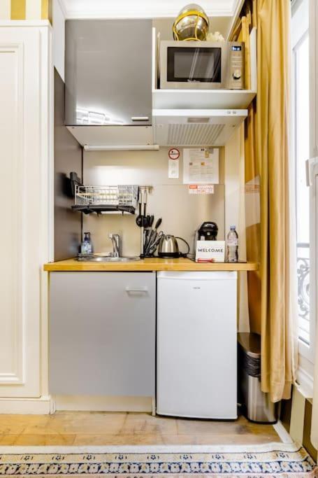 Premium Studio 2 Minutes Walk From Champs-Elysees Paris Bagian luar foto