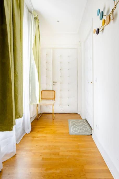 Premium Studio 2 Minutes Walk From Champs-Elysees Paris Bagian luar foto