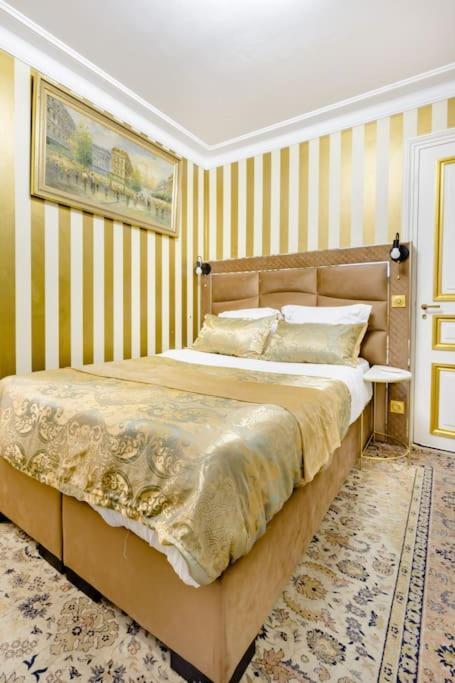 Premium Studio 2 Minutes Walk From Champs-Elysees Paris Bagian luar foto